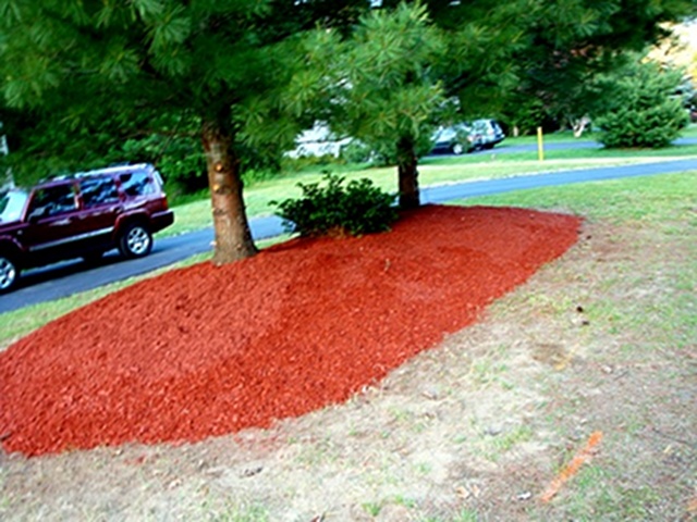 Red Mulch Landscaping